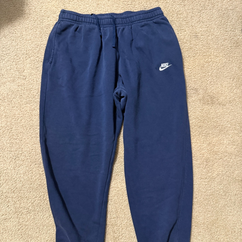 Nike men’s Navy Sweatpants